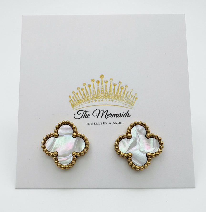 #vancleef white stud earrings